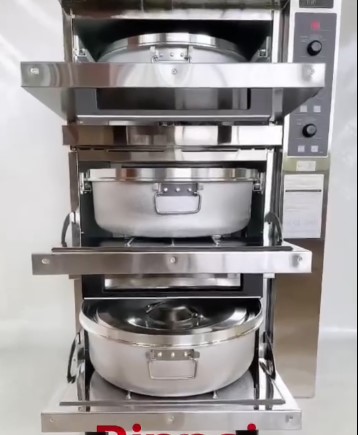 Tủ nấu cơm công nghiệp Rra-156 Rinnai bằng gas hình thực tế